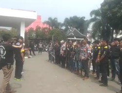 Ratusan Anggota Lsm GMBI distrik Kbb Datangi Kantor DPRD Tentang Kcic