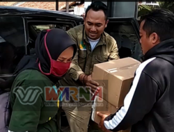 Hengky Kurniawan Salurkan Paket Sembako di Wilayah Batujajar