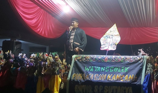 H. Iwan Kurniawan Buka Acara Pagelaran Kesenian Sunda Wayang Golek