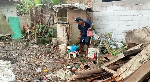 Waduh Berapa Tahun di Desa Cangkorah Warman Belum Memiliki Kartu Keluarga (KK)