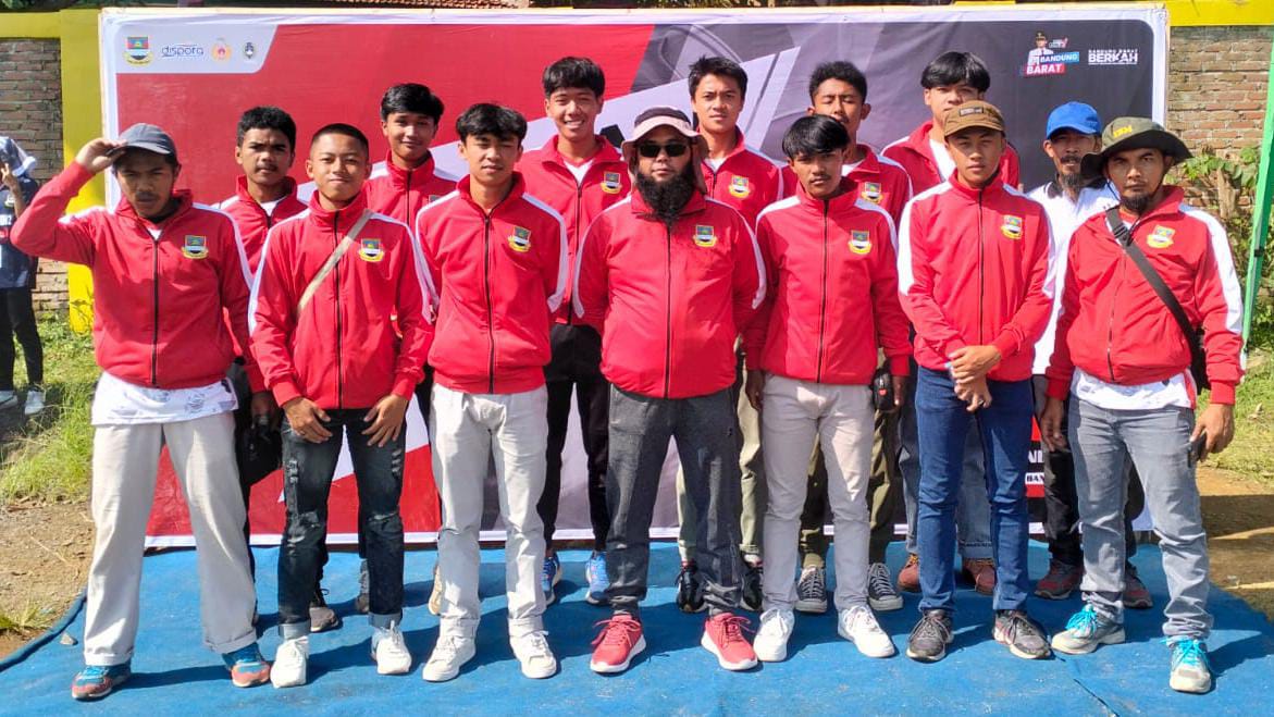 H. Diki Rohani S.Pt Berhasil Bawa Tim Sepak Bola Kecamatan Lembang Masuk Final HK CUP 2023