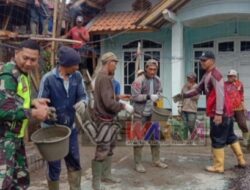 Bhabinsa Desa Suntenjaya Bantu Kegiatan Karya Bakti Pembangunan Masjid Bersama Warga Pasir Angling