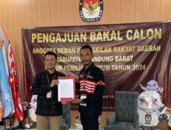 Partai PKN KBB Menyerahkan Pendaftaran Bacaleg di Pemilu 2024