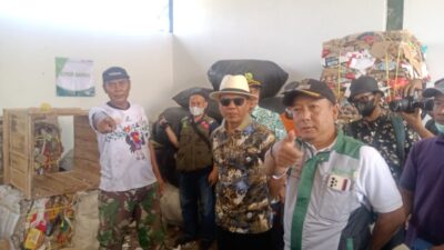 Bupati Bandung HM.Dadang Supriatna, Tinjau Langsung Tempat Pengelolaan Sampah Reduce Reuse Recycle (TPS3R) Bedas Juara Desa Sukapura.