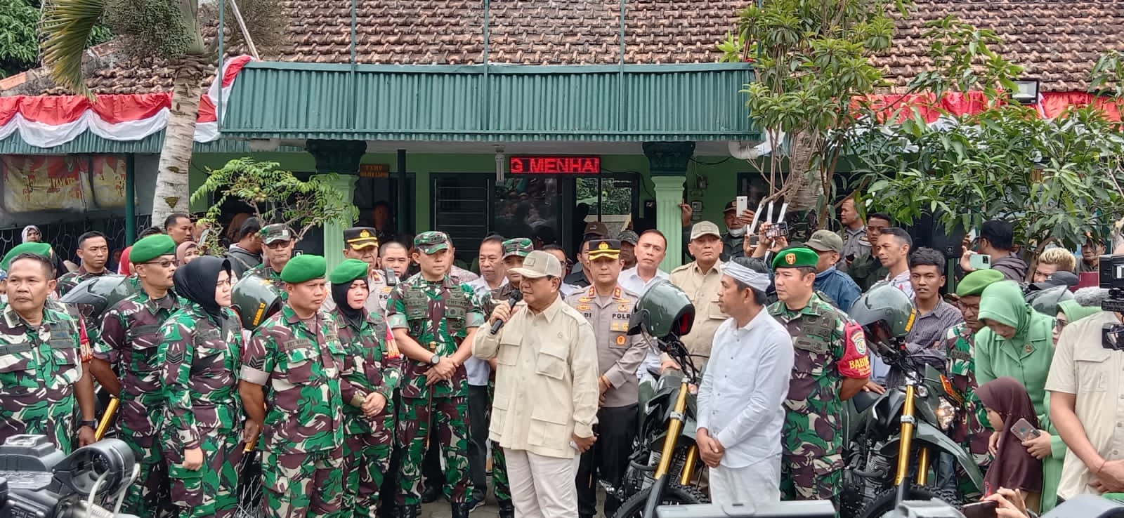 Kunjungan Bapak Prabowo Subianto (MENHAN RI) Ke Koramil 0912/Lembang