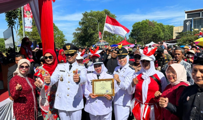 Di HUT RI ke-78 Agnes Firganty Camat Ngamprah isi 5000 Orang Karnaval, Festival Kopi dan Bazar UMKM