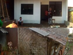 Demi menuntaskan Program Rutilahu Dari Dana Desa Ketua RW 04 Desa Cibogo Kerahkan Warganya Untuk Berswadaya