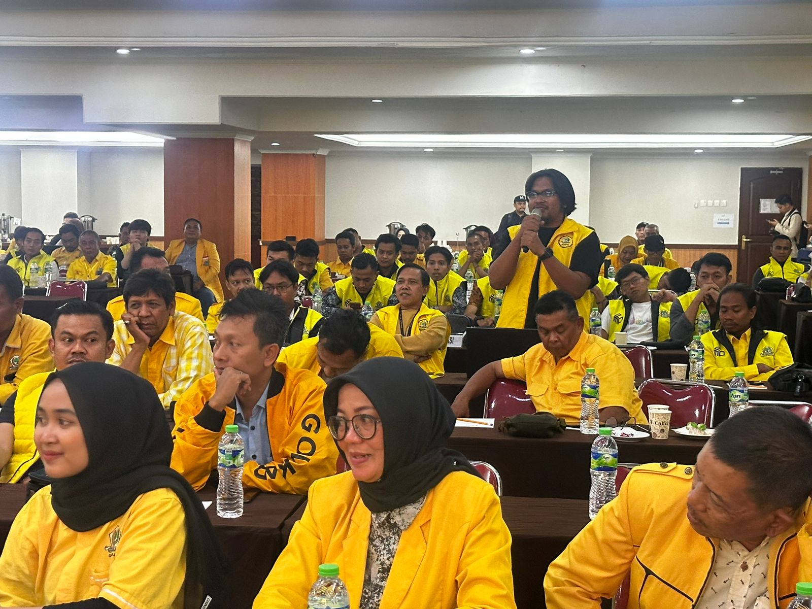 Kang Ace: Kader Harus Mampu Bangun Diski Positif di Media Sosial,Golkar Jabar Gelar Rakornis Pasukan Udara Demi Kemenangan Pemilu 2024