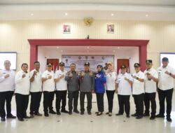 PJ Bupati Bandung Barat Mengikuti Upacara Pengambilan Sumpah Janji Satuan Perlindungan Masyrakat (Satlinmas)dan Pengukuhan Satgas Linmas Kabupaten,Kecamatan dan Desa Tingkat Kabupaten Bandung Barat