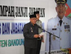 Di Acara Pelantikan dan Sumpah Janji Jabatan  Arsan Latif Ajak ASN Bangun Kekompakan