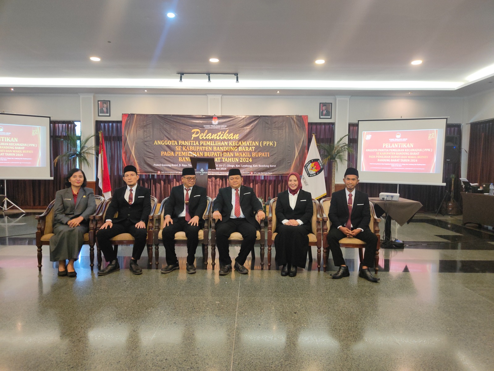 80 Orang PPK 16 Kecamatan, Mayoritas Generasi Milenial di Lantik KPU kabupaten Bandung Barat