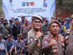 HUT Satpol PP KBB ke-72 Kasat Berikan Penghargaan ke Beberapa Satlinmas di Acara Jambore