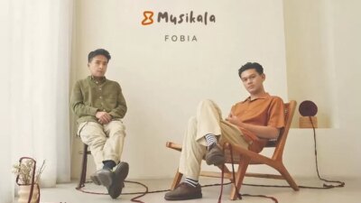 Dari Fobia mencapai Karya Musik Pertama