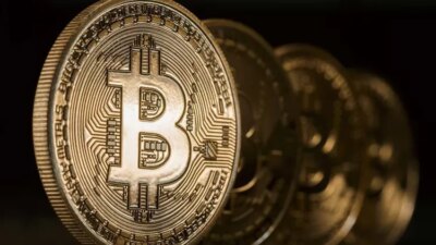 Bitcoin Menembus USD $98.000, Mendekati USD $100.000