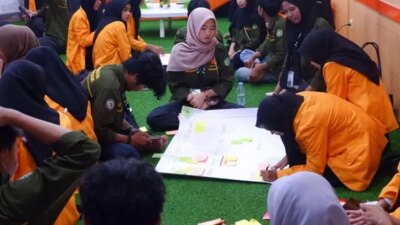 Telkom dan Educourse.{id} Dorong Mahasiswa UNM Berinovasi