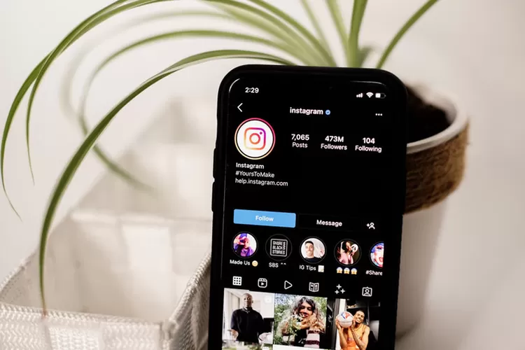 Waktu sangat bagus posting Instagram pada tahun 2025 untuk membuat konten virus