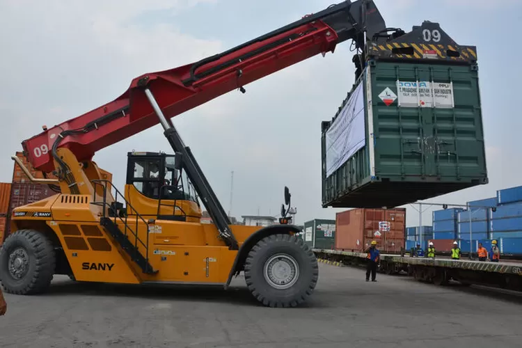 Logistik Kai meningkatkan transportasi limbah B3 yang lebih aman