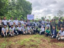 PT PHC Indonesia Menanam 500 Pohon Alpukat di Subang