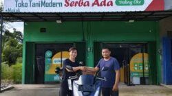 Gokomart mendistribusikan motor roda dua, emas, dan voucher di Kalimantan Barat