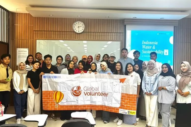 Kolaborasi Waterynation, Alira Alara, dan AIESEC UI Presentasi Lokshop Lerak
