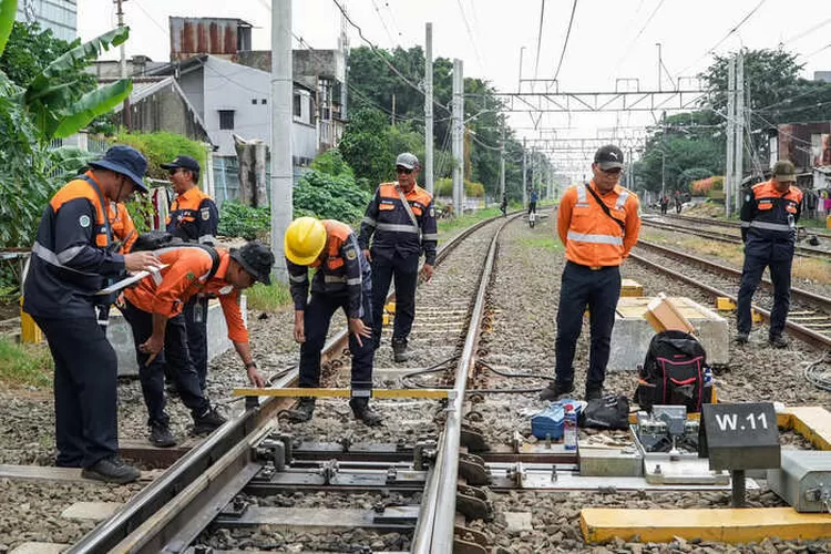 Kai Daop 1 Jakarta memperkuat keamanan bolak-balik KA