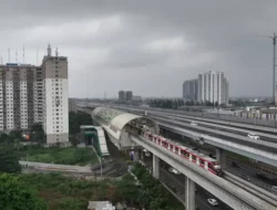 Jabodebek LRT Mengingatkan Waspadai dan Fasilitas Pengering Payung