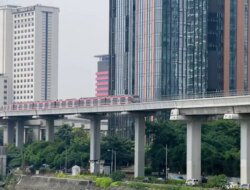 Jabodebek LRT melayani pengguna tinggi setelah liburan Vesak
