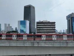 Jabodebek LRT menerapkan tarif khusus 1 Mei