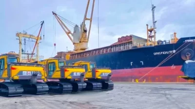 Solusi logistik pelindo berhasil memfasilitasi pengiriman alat berat di Palembang