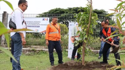 Kai Daop 6 mendistribusikan dana TJSL dari IDR 320 juta