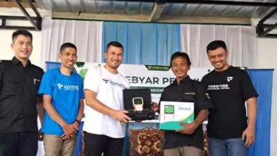 PETANI GEBEAR: Kometa & Status Indonesia Menghadirkan Inovasi Pertanian