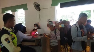 Lonjakan penumpang kereta di Bojonegoro selagi liburan Vesak