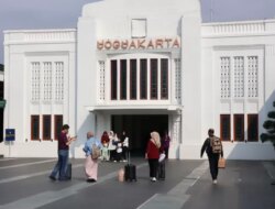 Penumpang kereta DAOP 6 sampai 15 ribu semasih liburan meningkat