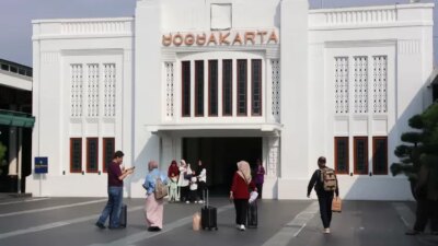 Penumpang kereta DAOP 6 sampai 15 ribu semasih liburan meningkat