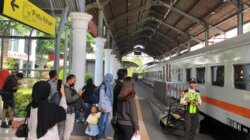 Lonjakan penumpang kereta di Surabaya selagi liburan panjang