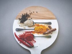 Penguat Rasa Alami vs Buatan, Mana yang Lebih Baik dalam Industri Makanan?