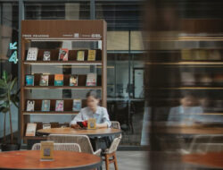 ASHTA District 8 Menjadi Mall Pertama yang Menghadirkan “Free Reading Space”