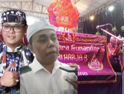Hari Jadi ke 40 Sekaligus PHBN Kemerdekaan RI ke 80 Desa Sukatani di Tutup Seni Budaya Wayang Golek
