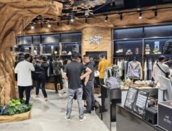 Arcteryx Indonesia Ungkap Bahaya Sepatu Berkualitas Rendah Saat Menjelajah Alam