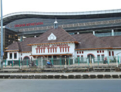 KAI Daop 1 Jakarta Lakukan Rekayasa Operasi KA Jarak Jauh dengan BLB di Stasiun Jatinegara dalam Rangka Perayaan HUT TNI ke-80