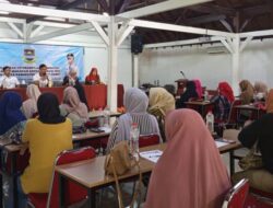 Meningkatkan Kualitas dan Kuantitas Sekitar 55 Peserta IKM PEKKA 2 Desa di Latih Oleh Disperindag KBB  