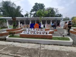 KAI Daop 2 Bandung Tertibkan Stasiun dengan Sediakan Area Kios Khusus di Cipendeuy