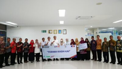 KAI Divre IV Tanjungkarang Wujudkan Komitmen Sosial Lewat Bantuan Pendidikan Rp513 Juta di Lampung