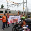 KAI Daop 6 Bersama KAI Properti Gelar Sosialisasi Keselamatan di Perlintasan KA