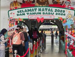 KAI Hadirkan Livery Tematik dan Ornamen Stasiun, Meriahkan Libur Natal 2025 dan Tahun Baru 2026