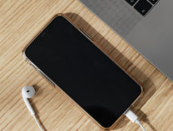 Tips Memelihara Smartphone agar Awet dan Nyaman Digunakan