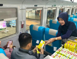 KAI Services Siaga Layani Service Recovery bagi Penumpang Terdampak Keterlambatan Akibat Banjir Jalur Semarang