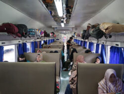 Dukung Mobilitas Masyarakat Lintas Daerah, KAI Divre III Palembang Lanjutkan Operasional Kereta Tambahan KA Rajabasa