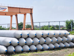 Dipercaya pada Proyek Energi Strategis, WSBP Suplai 11.089 Batang Spun Pile untuk Proyek UCC Tangguh di Papua Barat