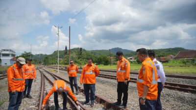 KAI Daop 2 Bandung Pastikan Keselamatan Perjalanan dan Pelayanan Penumpang Terjamin dengan Baik